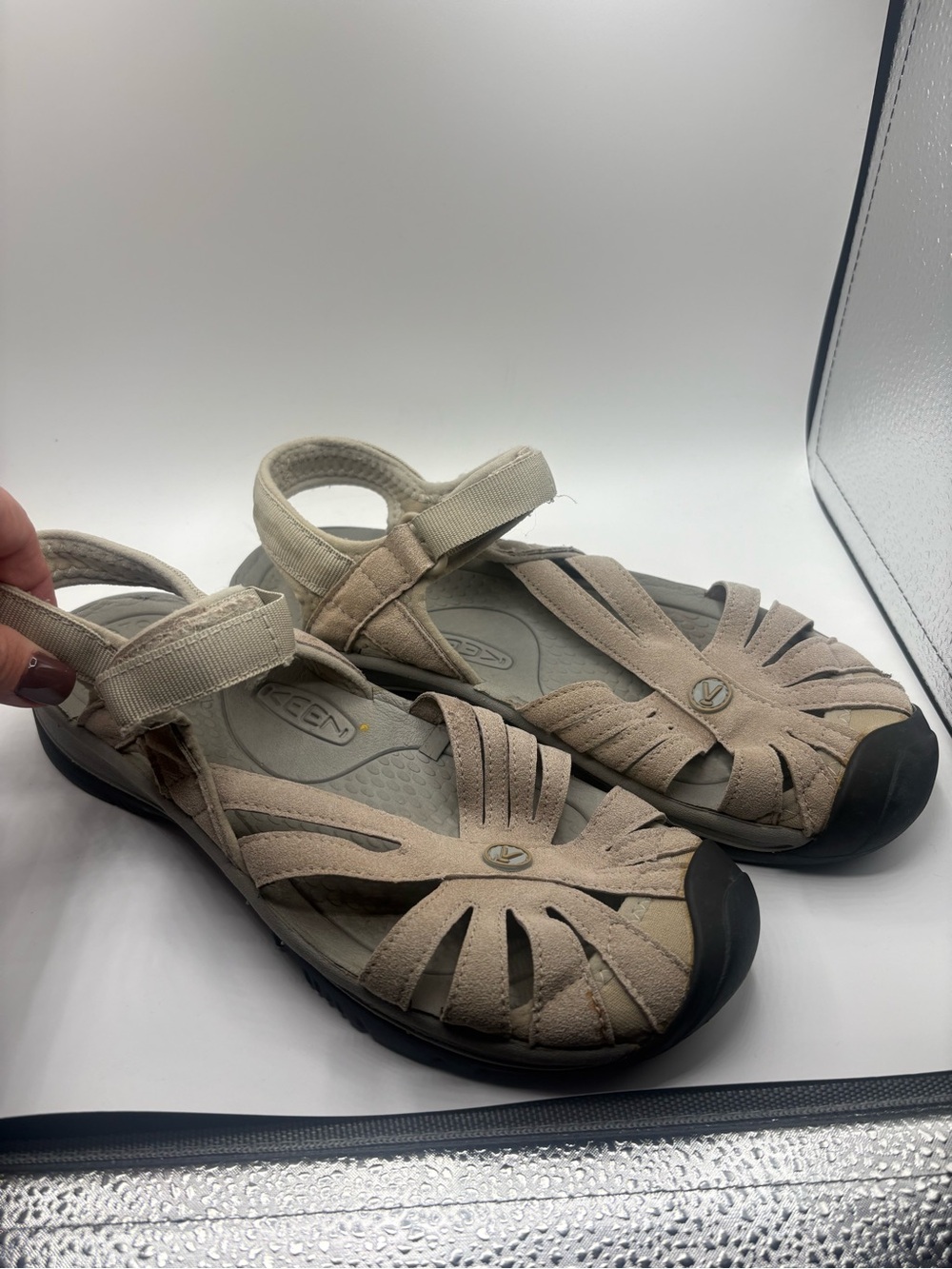 Keen Beige/Taupe Women's Closed-Toe Sport Sandals size 8